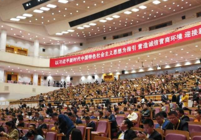 【第一财经】“枫叶有挂没”(其实是有挂)