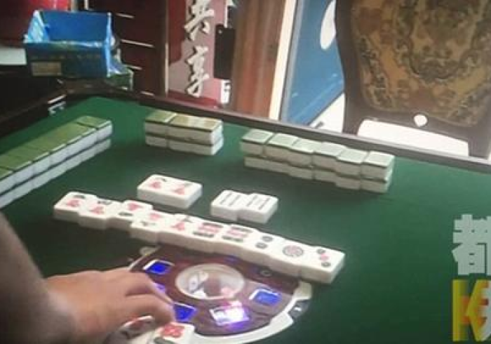 实 测 脚 本 “ 白 城 麻 将 当 真 可 以 开 挂 ” 事 实 上 真 的 有 挂